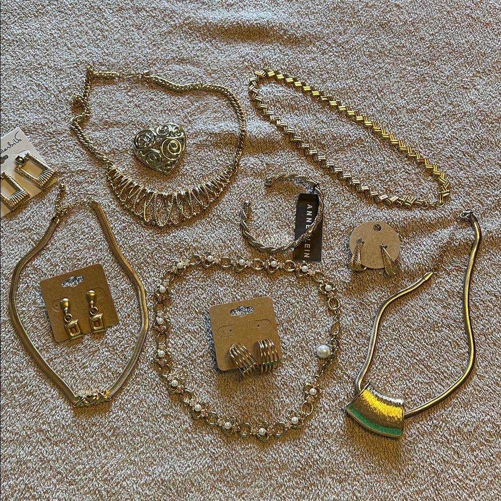 Gorgeous Gold Jewelry Collection